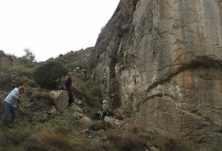 Vigilando el ascenso de otro participante